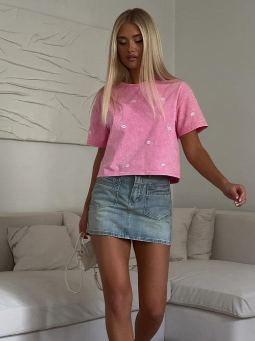 Street Kiss Embroidered Tee