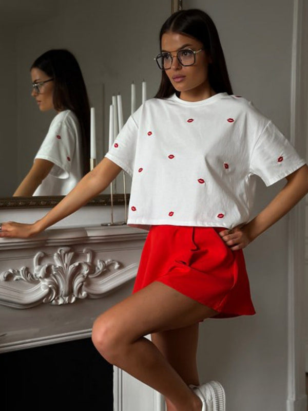 Street Kiss Embroidered Tee