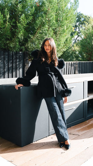 Isla Fur – Black Coat