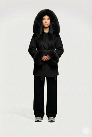 Isla Fur – Black Coat